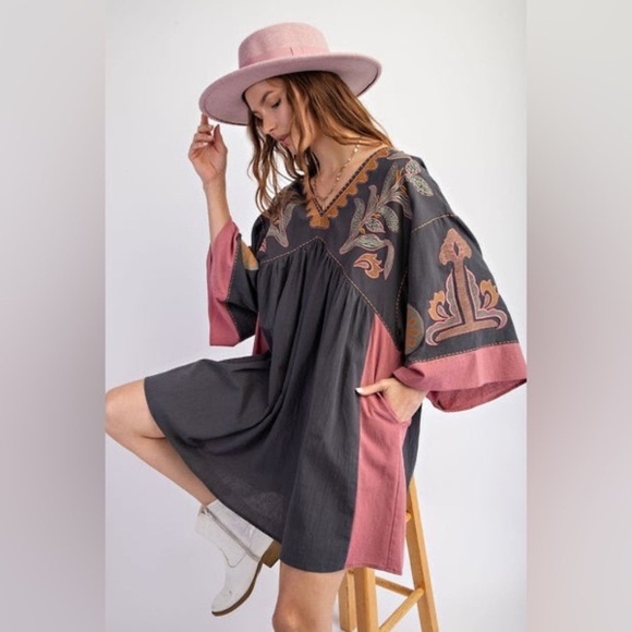 EASEL - Bohemian Floral Embroidered Linen Woven Loose Short Dress - Picture 2 of 7
